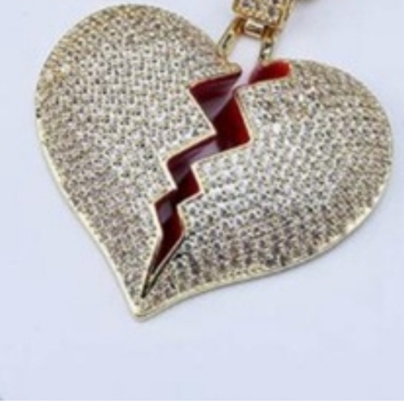 NWT Golden Heart Broken Iced Out Pendant Necklace - Picture 7 of 12